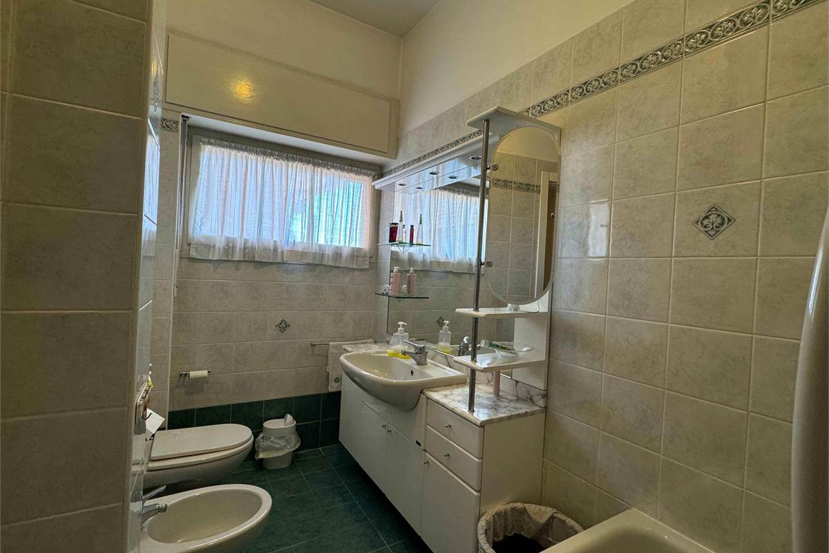 Appartamento signorile con balcone panoramico sul Monte Rosa