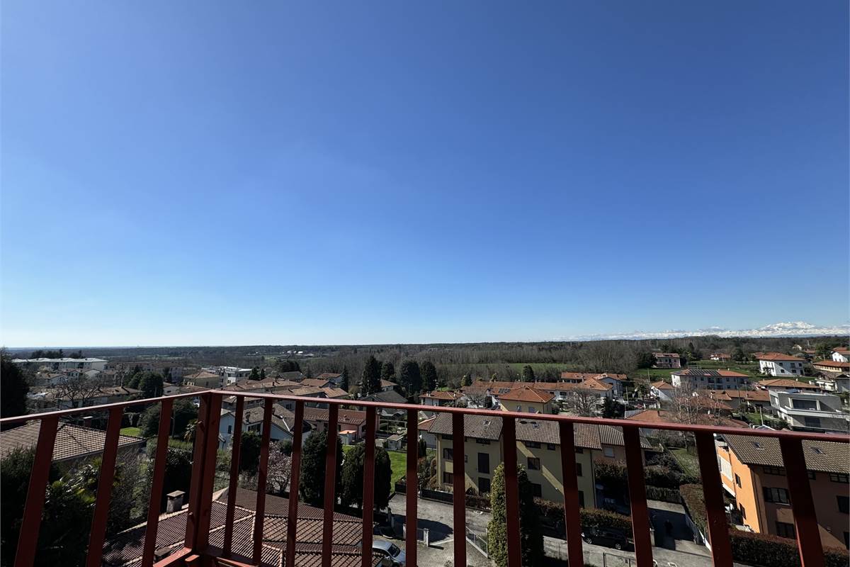 Appartamento signorile con balcone panoramico sul Monte Rosa