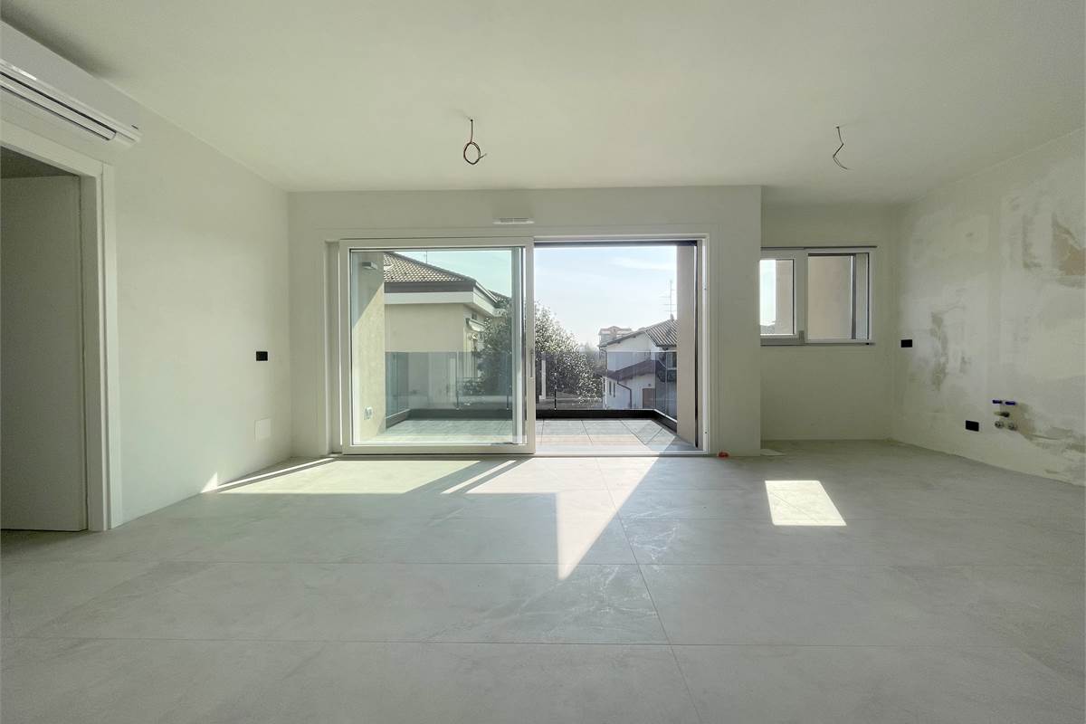 Nuovo trilocale con terrazzo