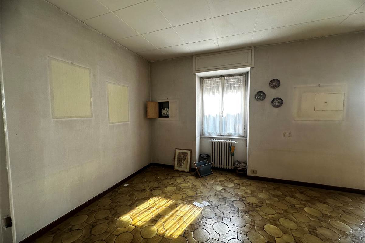 ASSO: INTERA PROPRIETA' IN CENTRO 