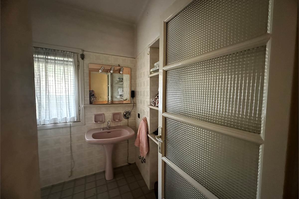 ASSO: INTERA PROPRIETA' IN CENTRO 