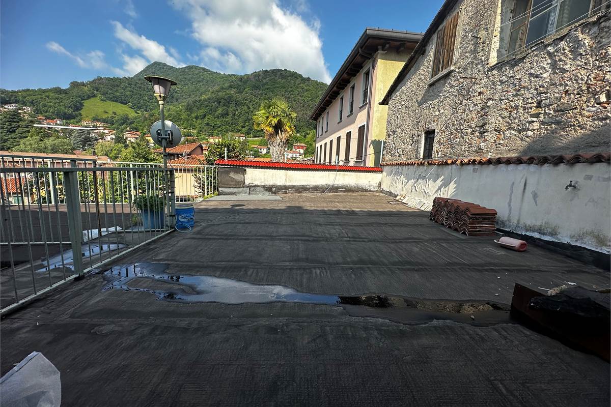 ASSO: INTERA PROPRIETA' IN CENTRO 