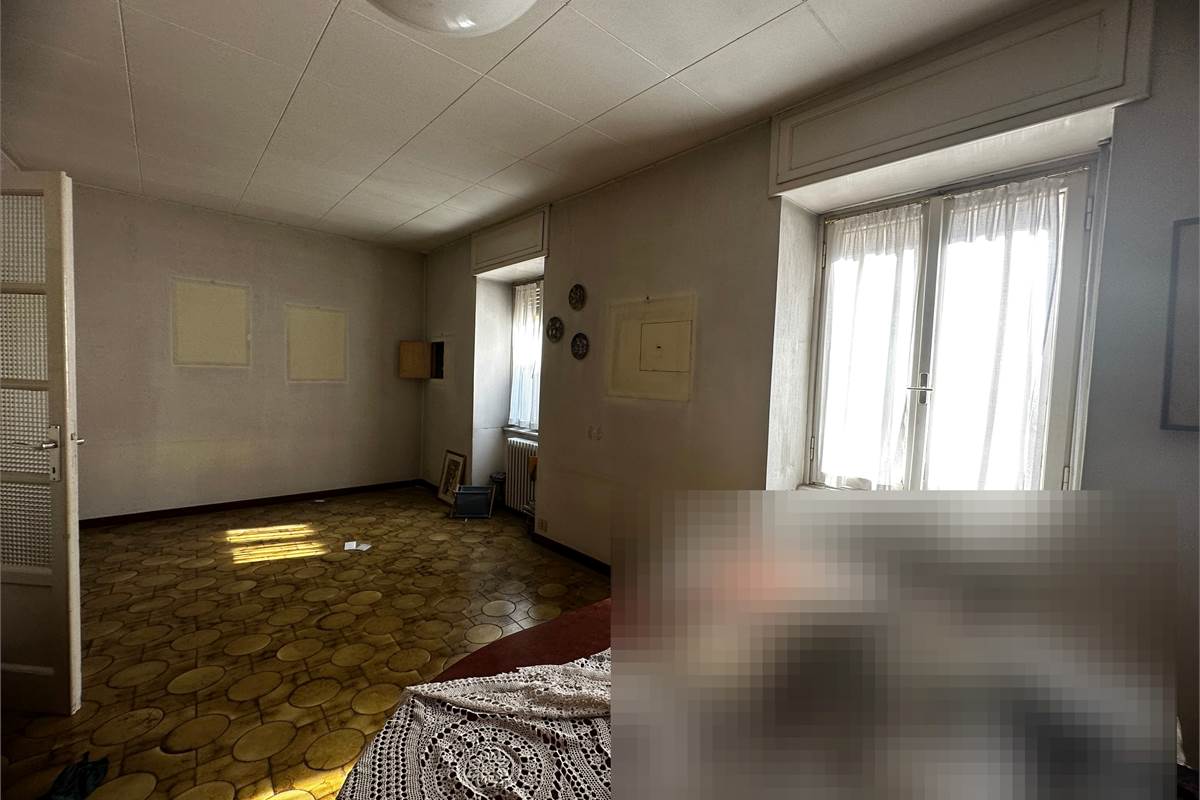 ASSO: INTERA PROPRIETA' IN CENTRO 