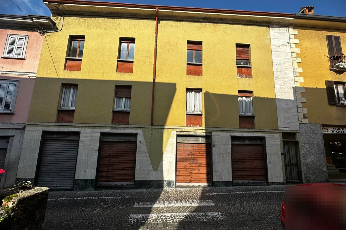 ASSO: INTERA PROPRIETA' IN CENTRO 