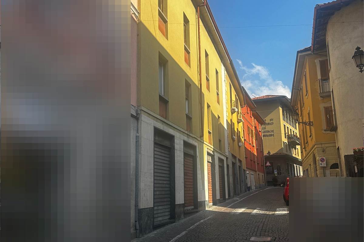 ASSO: INTERA PROPRIETA' IN CENTRO 