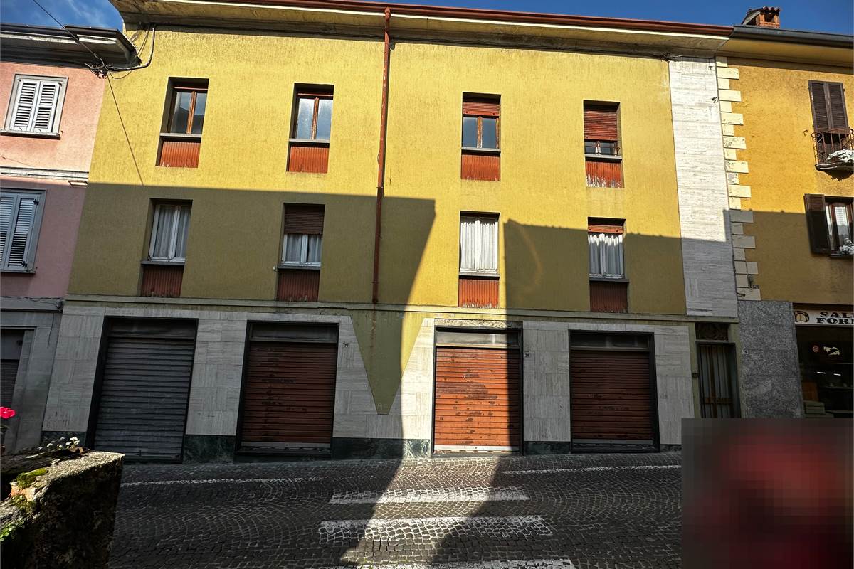 ASSO: INTERA PROPRIETA' IN CENTRO 