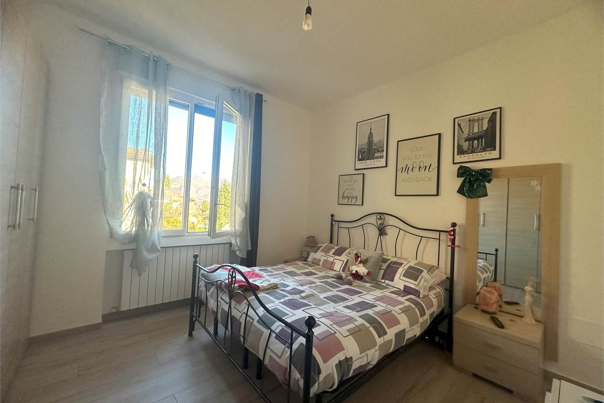 CASLINO: VILLA SINGOLA CON GIARDINO