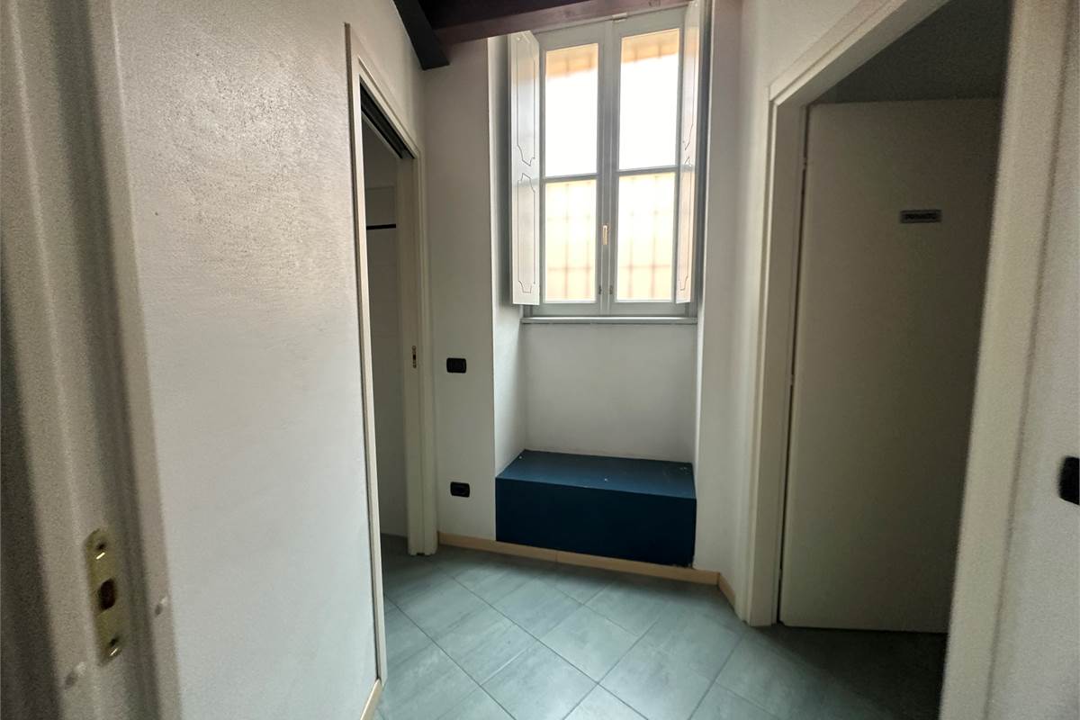 ALBESE CON CASSANO:LOCALI COMMERCIALI IN CENTRO