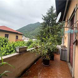 PONTELAMBRO: 4 LOCALI/TERRAZZOE  BALCONE