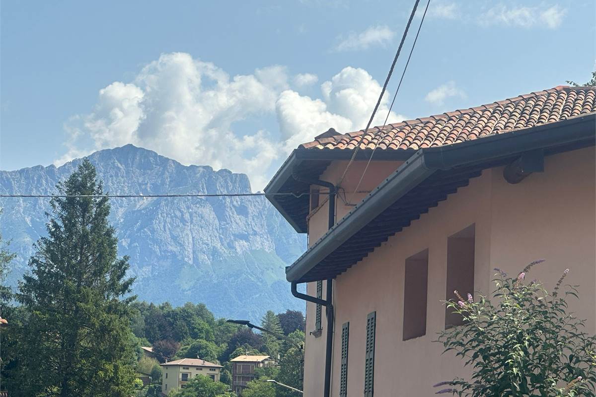Magreglio:Palazzina storica...con giardino