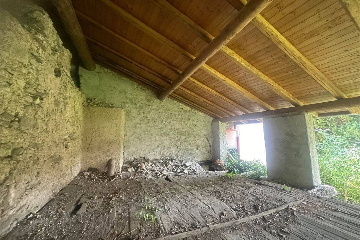 Magreglio:Palazzina storica...con giardino