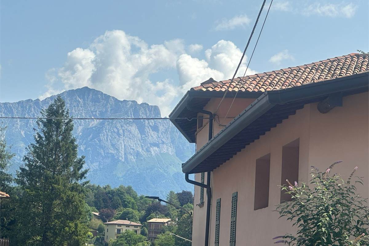 Magreglio:Palazzina storica...con giardino