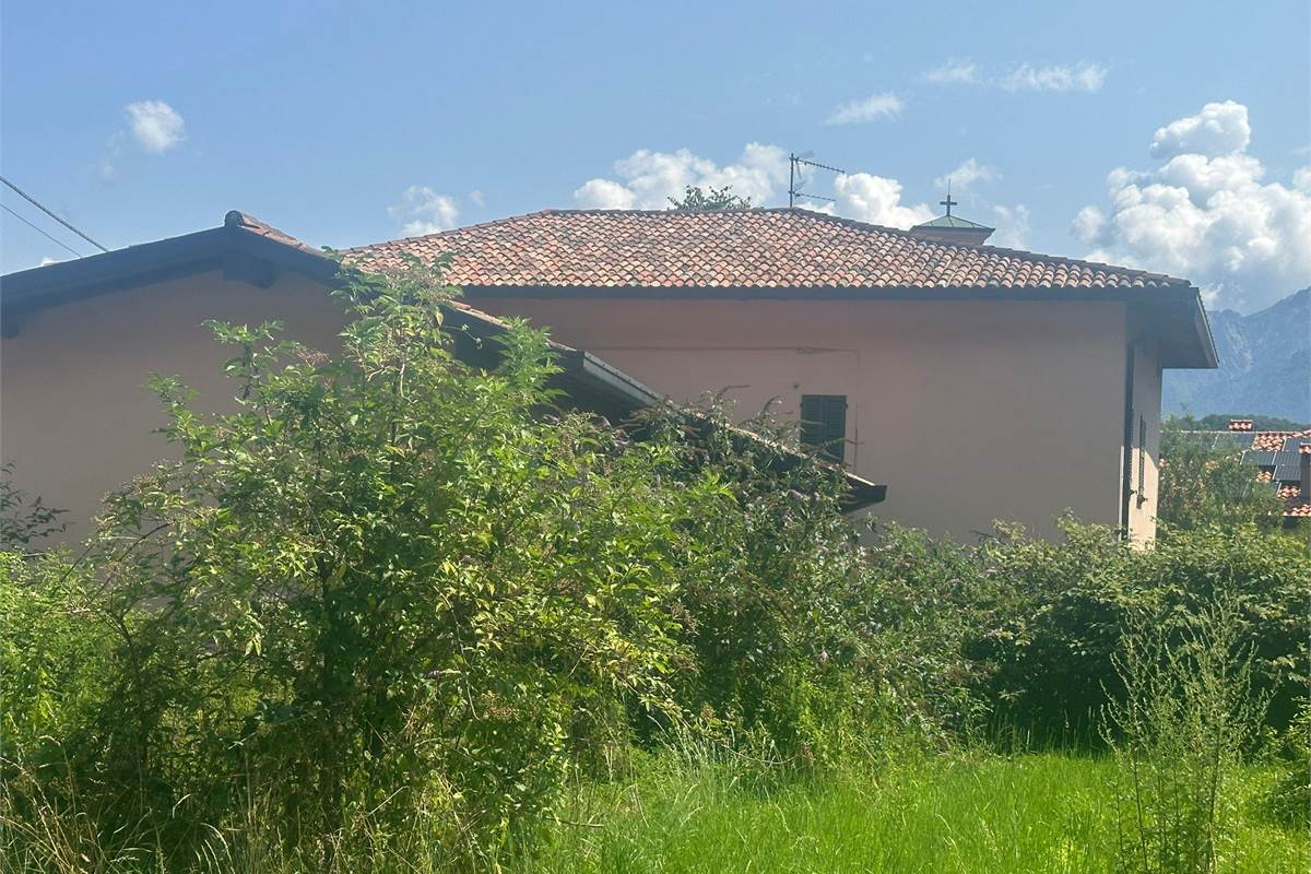 Magreglio:Palazzina storica...con giardino