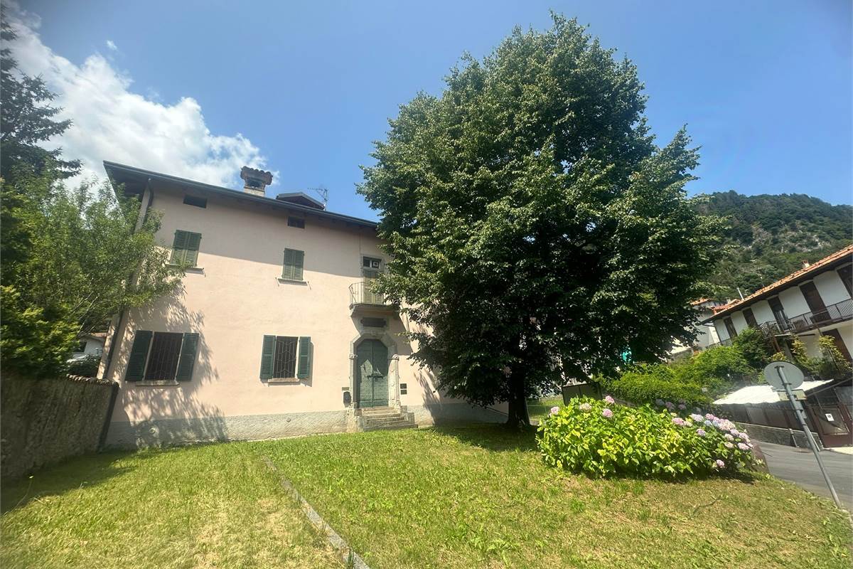 Magreglio:Palazzina storica...con giardino