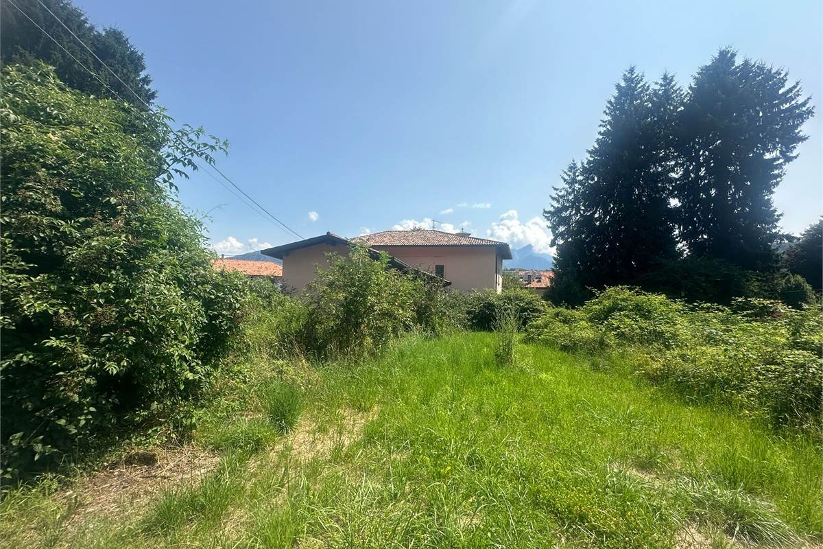 Magreglio:Palazzina storica...con giardino