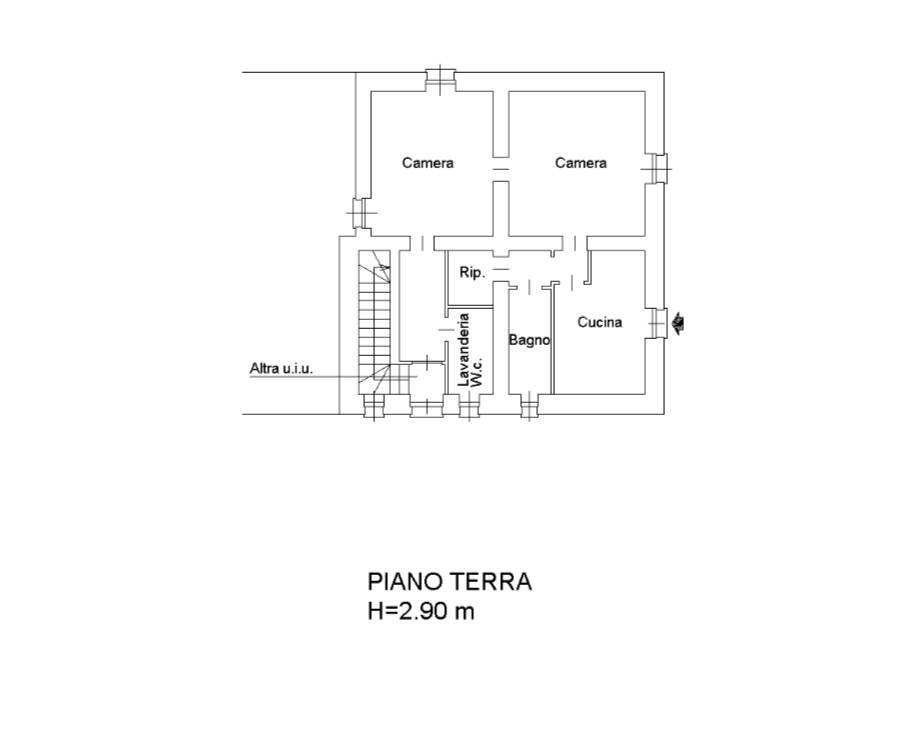 EUPILIO:PORZIONE DI CASA CON GIARDINO