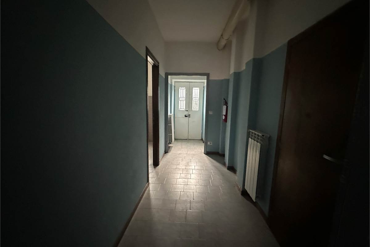 EUPILIO:PORZIONE CON 2 APPARTAMENTI