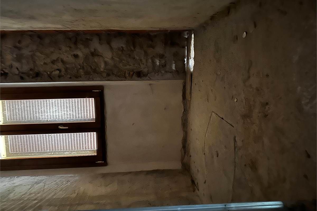 PONTELAMBRO: PORZIONE DI CASA DA ULTIMARE