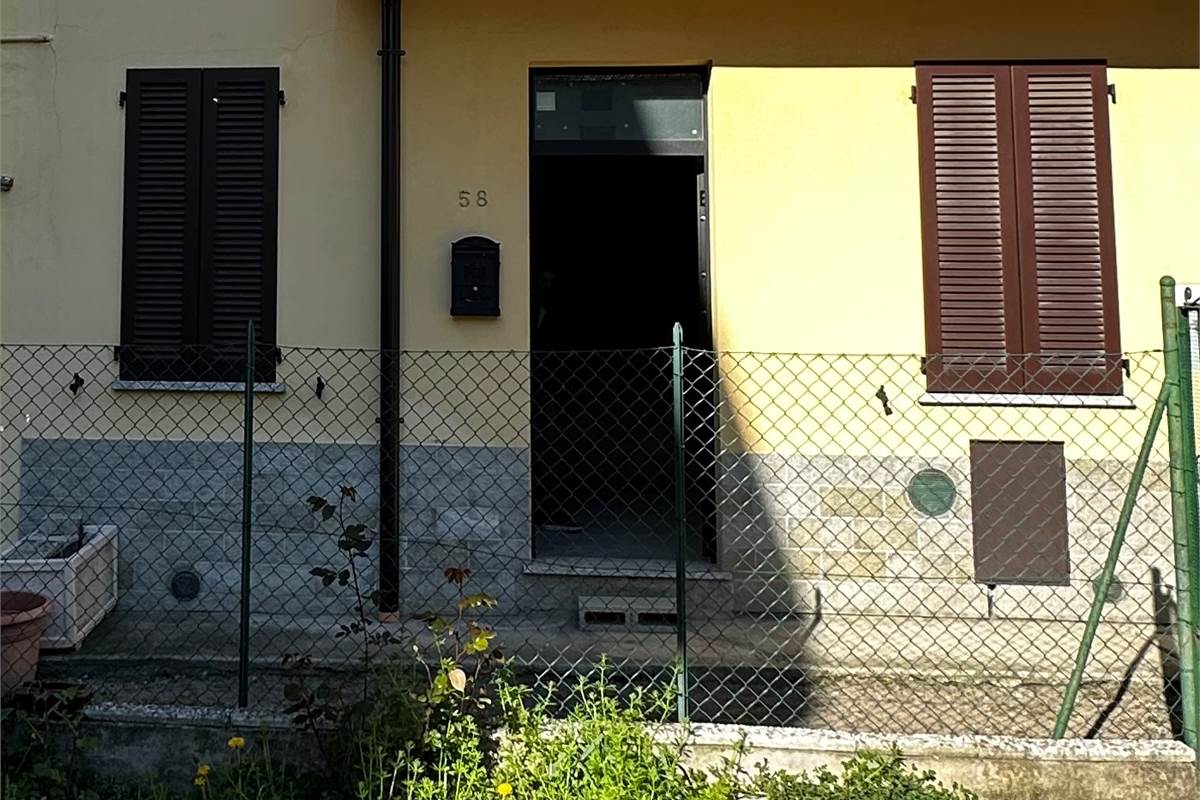PONTELAMBRO: PORZIONE DI CASA DA ULTIMARE