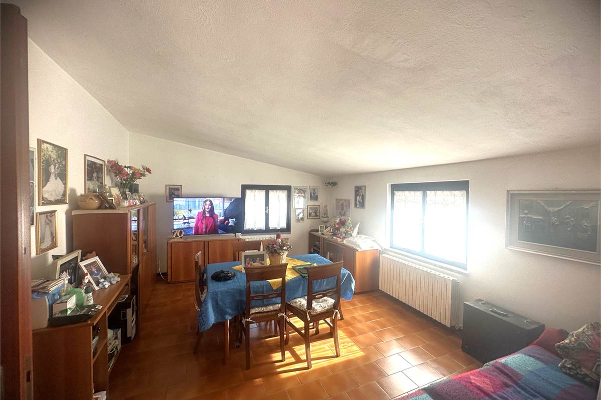 CASTELMARTE:APPARTAMENTO CON BOX