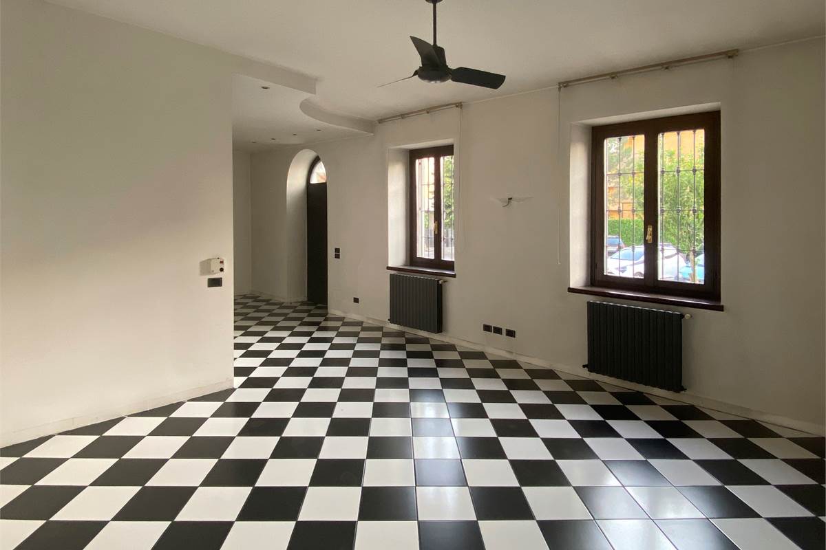 Arosio:Casa singola anche per due famiglie 