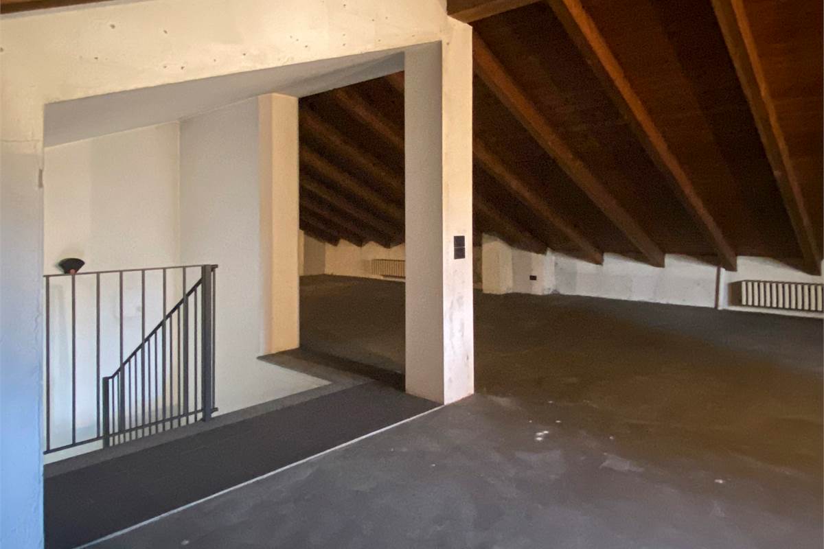 Arosio:Casa singola anche per due famiglie 