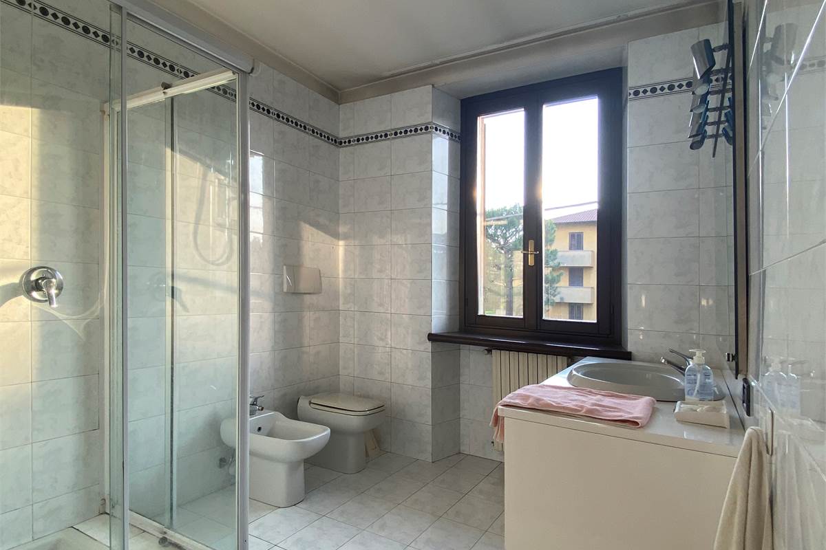 Arosio:Casa singola anche per due famiglie 