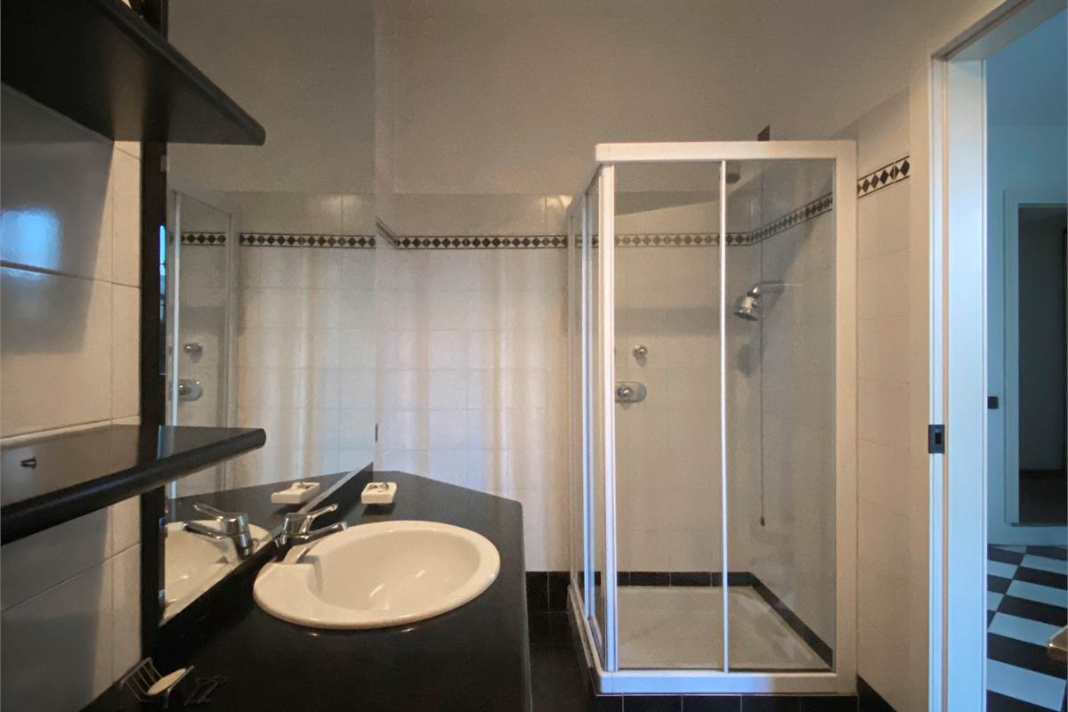 Arosio:Casa singola anche per due famiglie 