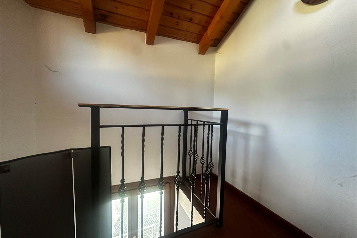 EUPILIO:VILLA SINGOLA CON GIARDINO