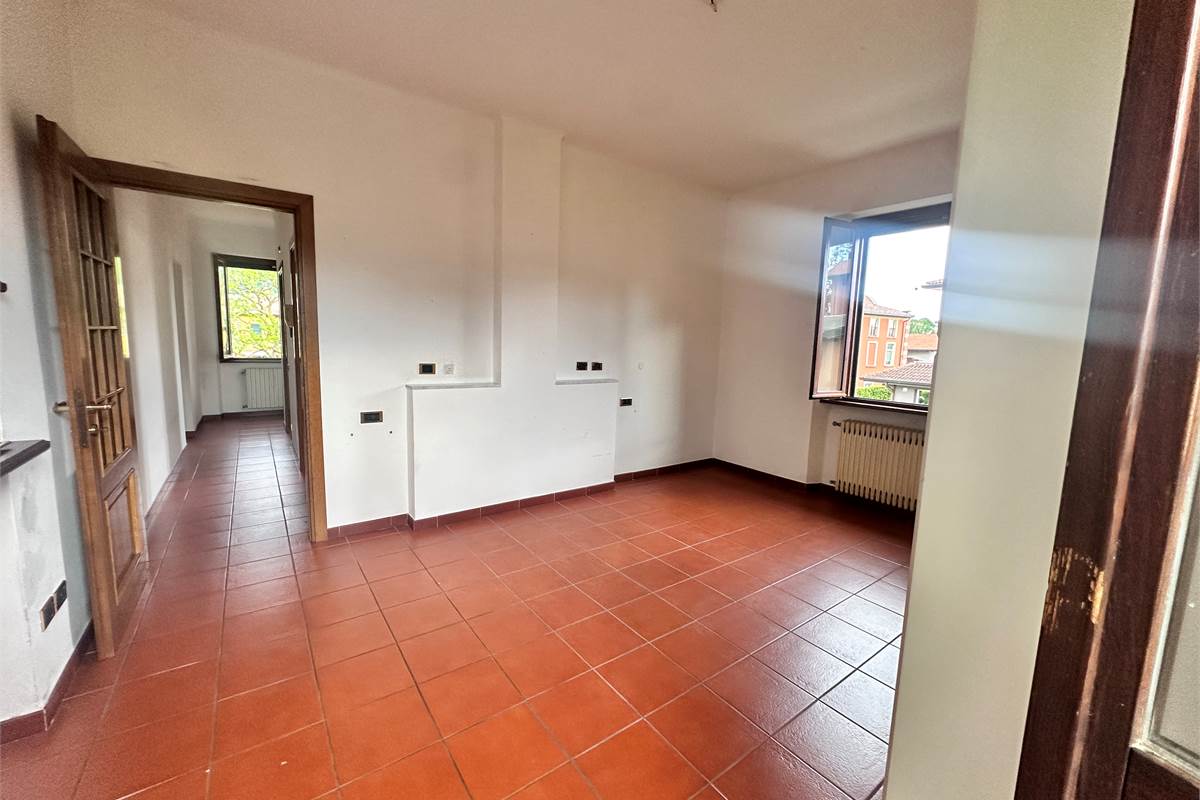 EUPILIO:VILLA SINGOLA CON GIARDINO