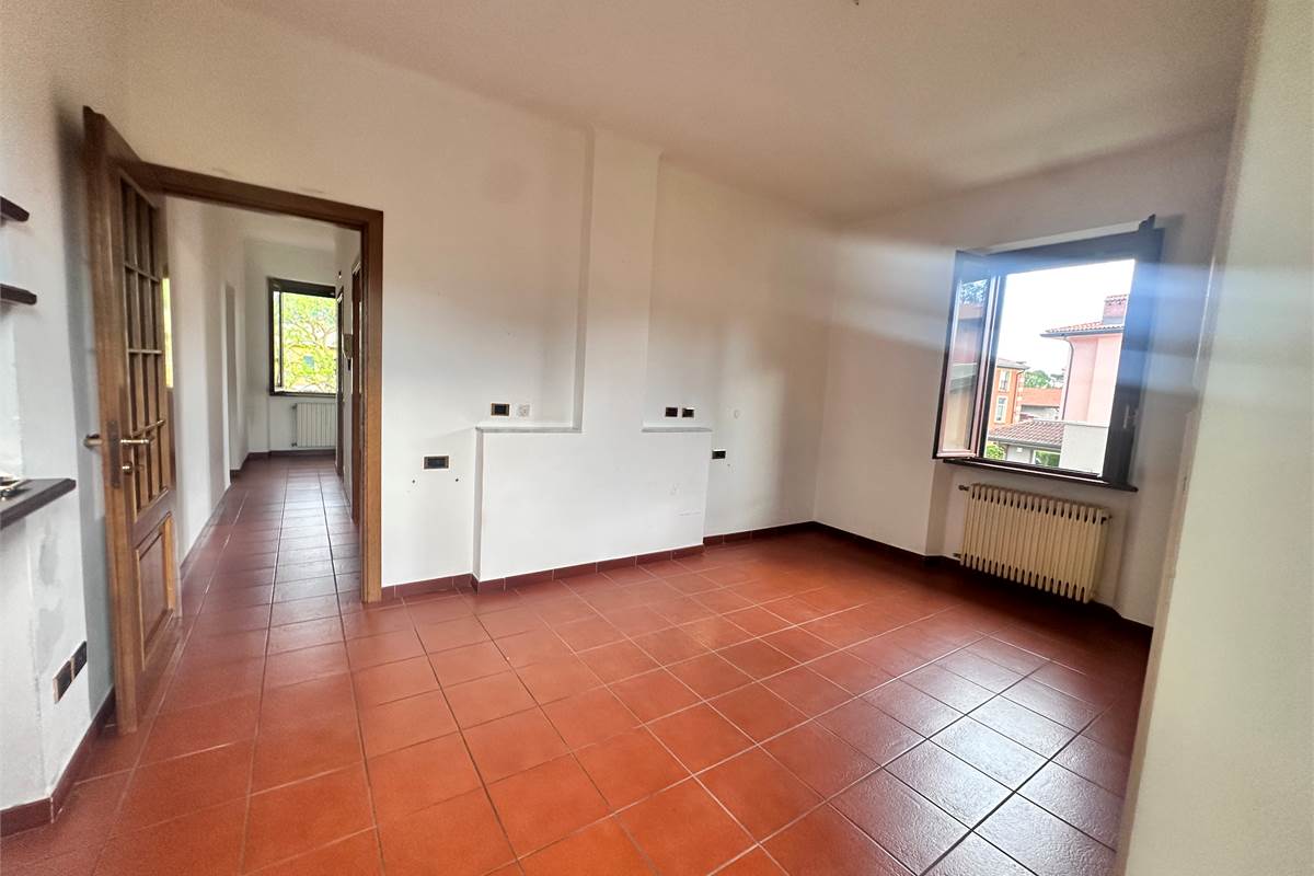 EUPILIO:VILLA SINGOLA CON GIARDINO