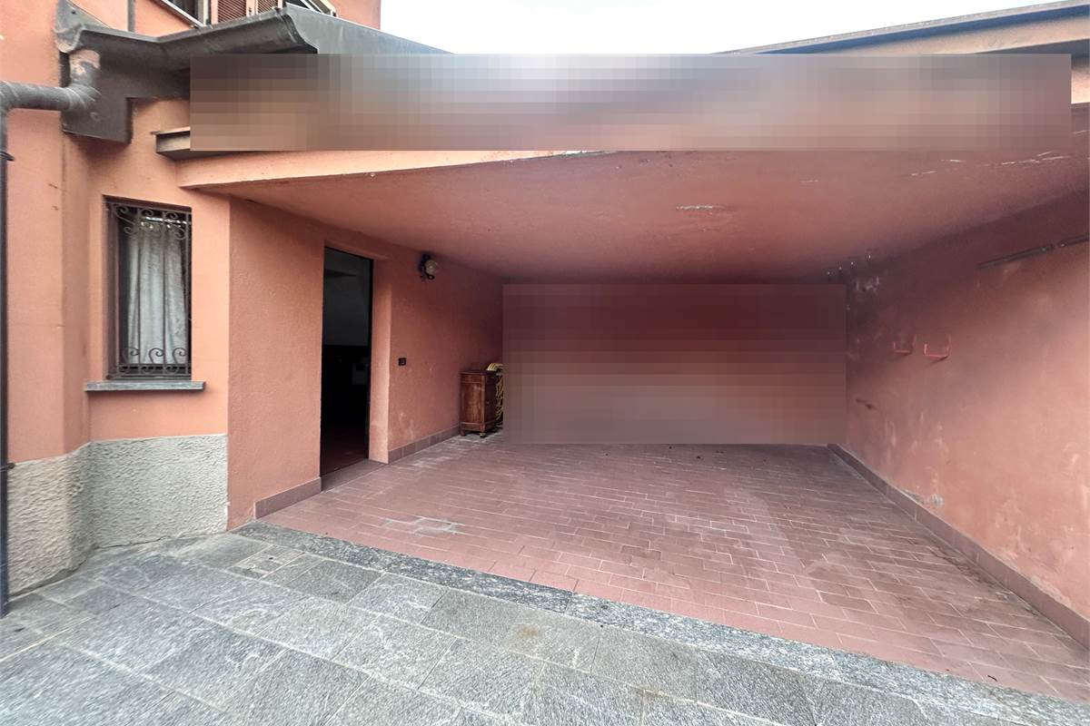 EUPILIO:VILLA SINGOLA CON GIARDINO