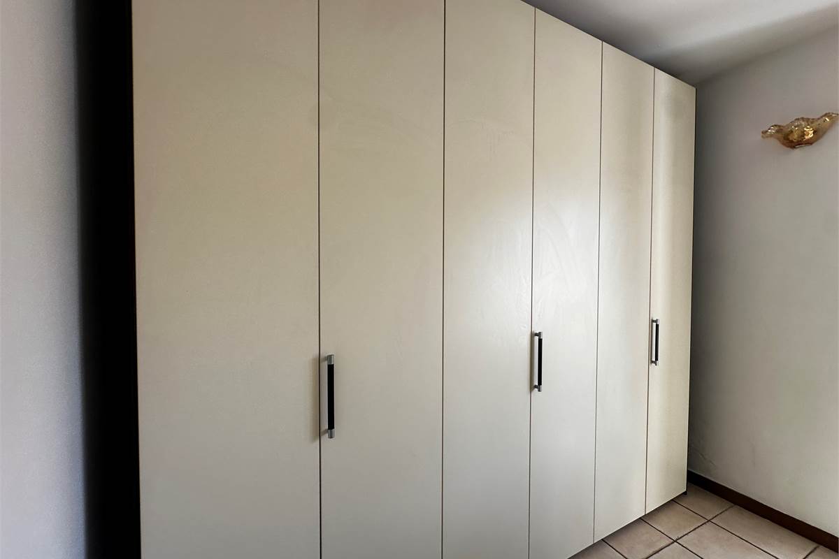 ERBA:APPARTAMENTO CON GIARDINO