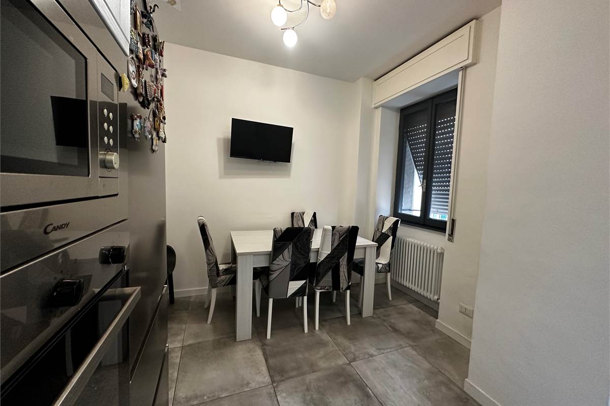 ASSO,IN CENTRO-4 LOCALI