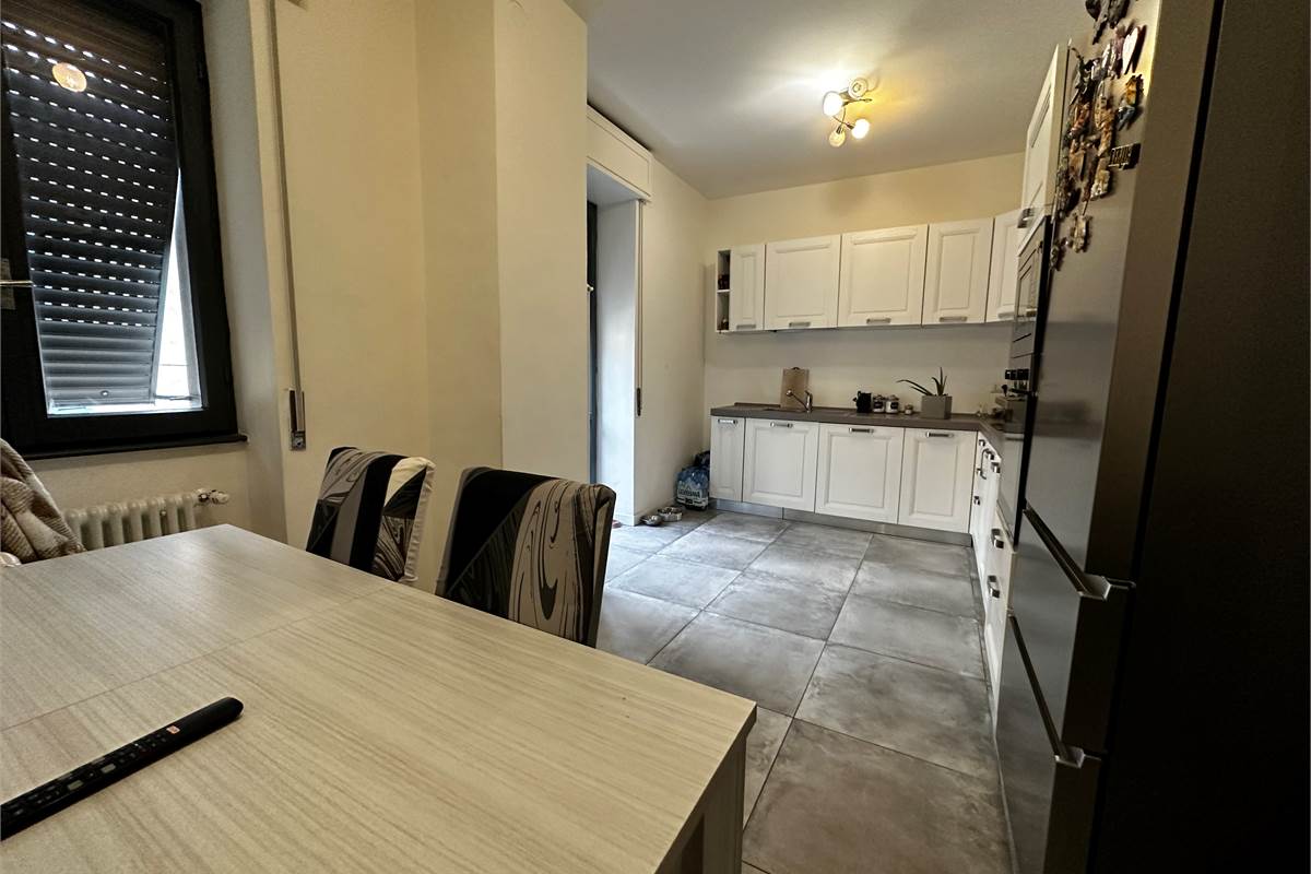 ASSO,IN CENTRO-4 LOCALI