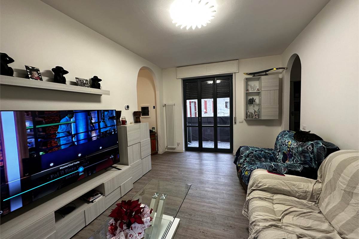 ASSO,IN CENTRO-4 LOCALI