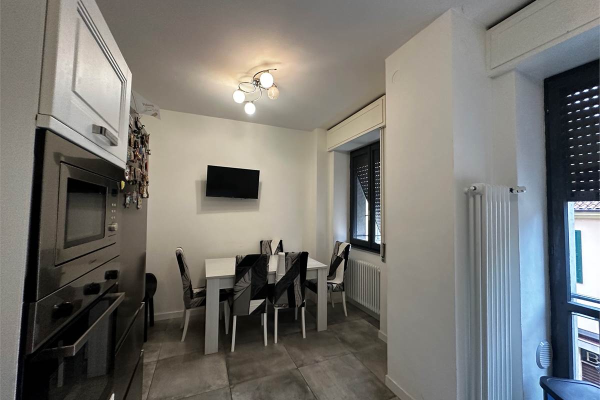 ASSO,IN CENTRO-4 LOCALI