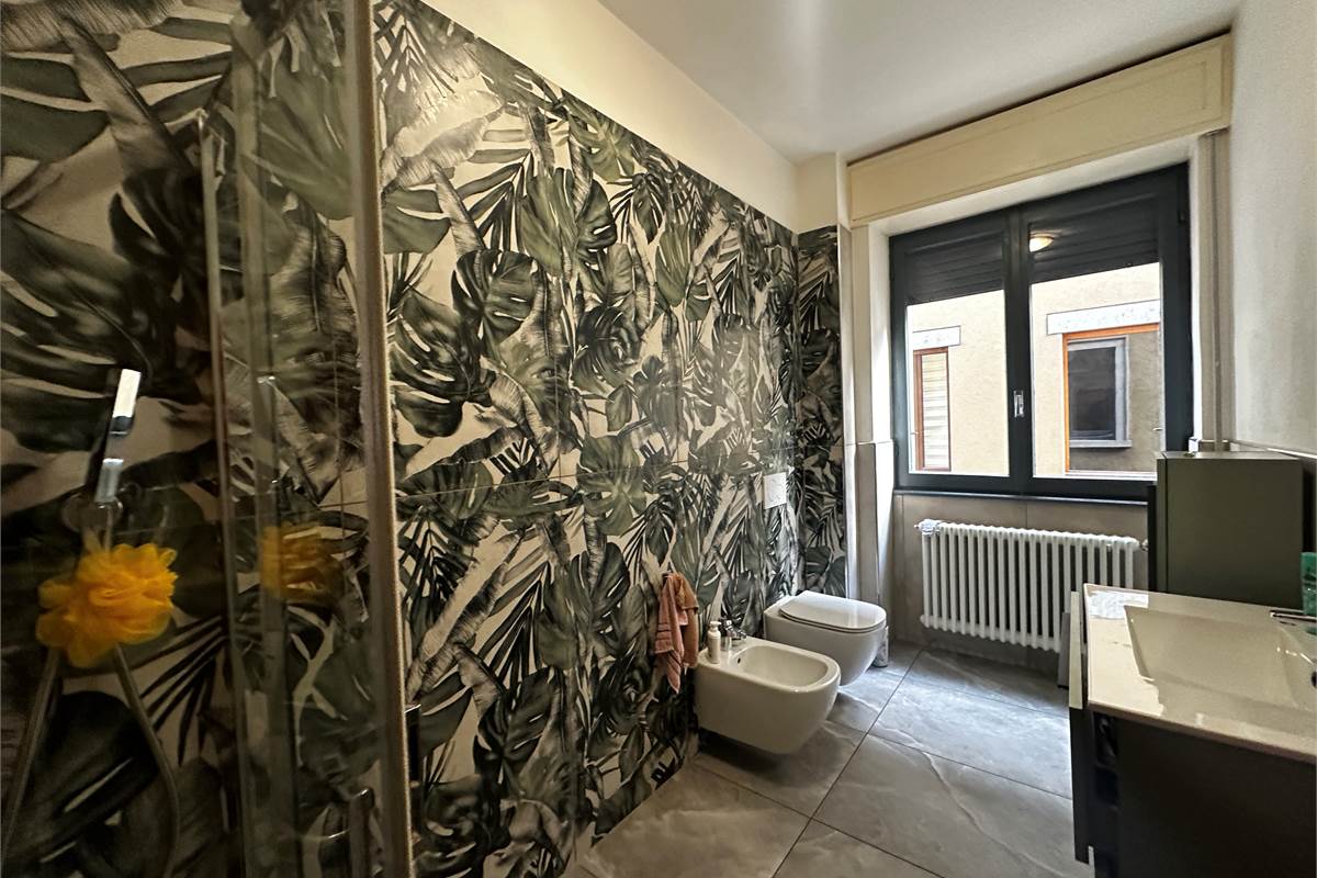 ASSO,IN CENTRO-4 LOCALI