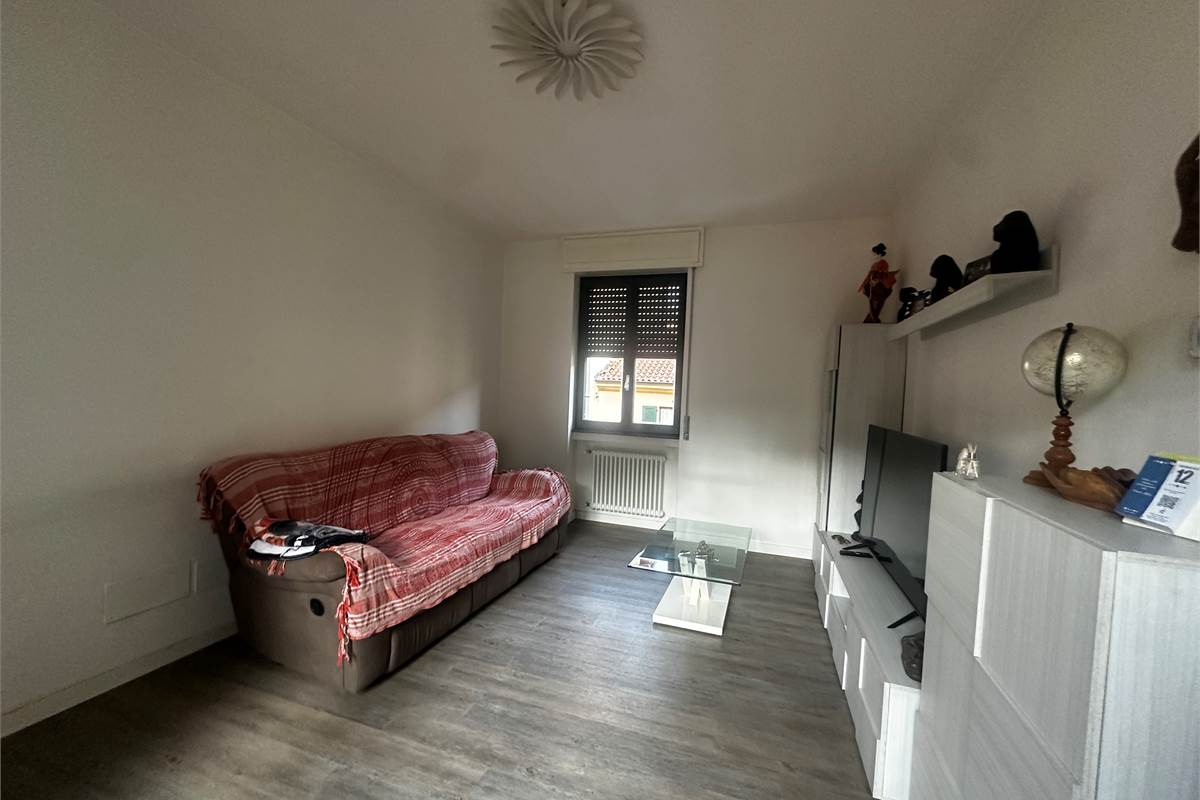 ASSO,IN CENTRO-4 LOCALI