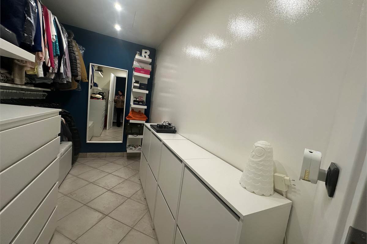 ERBA:APPARTAMENTO PANORAMICO IN CENTRO