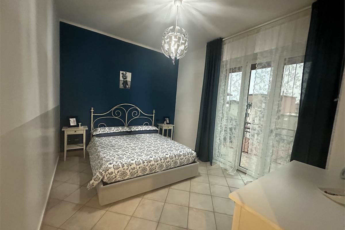 ERBA:APPARTAMENTO PANORAMICO IN CENTRO