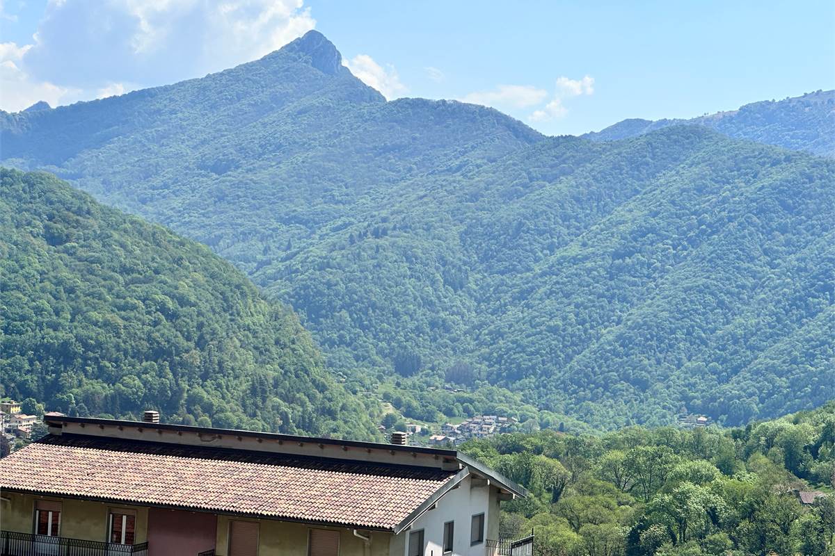 BELLISSIMO APPARTAMENTO A REZZAGO
