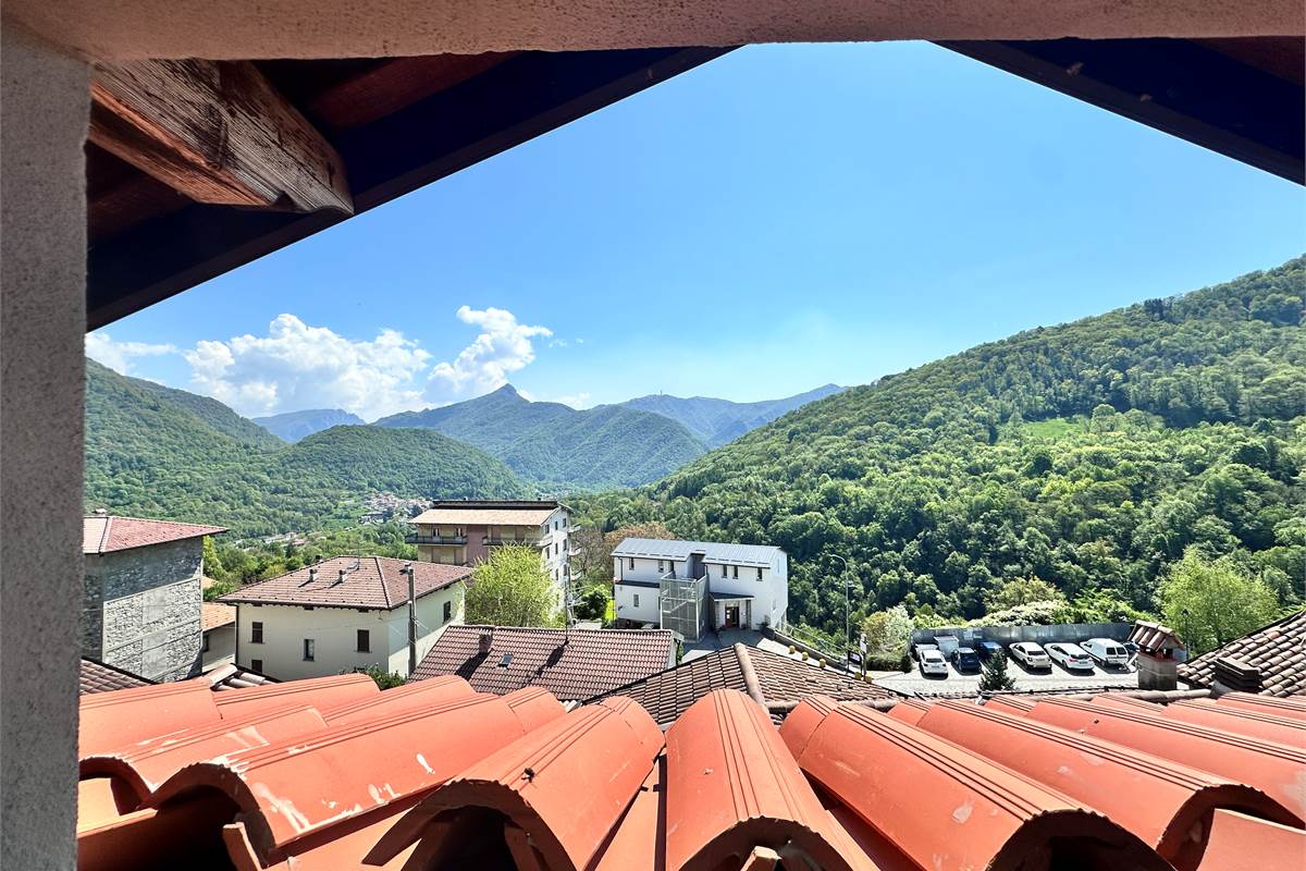 BELLISSIMO APPARTAMENTO A REZZAGO