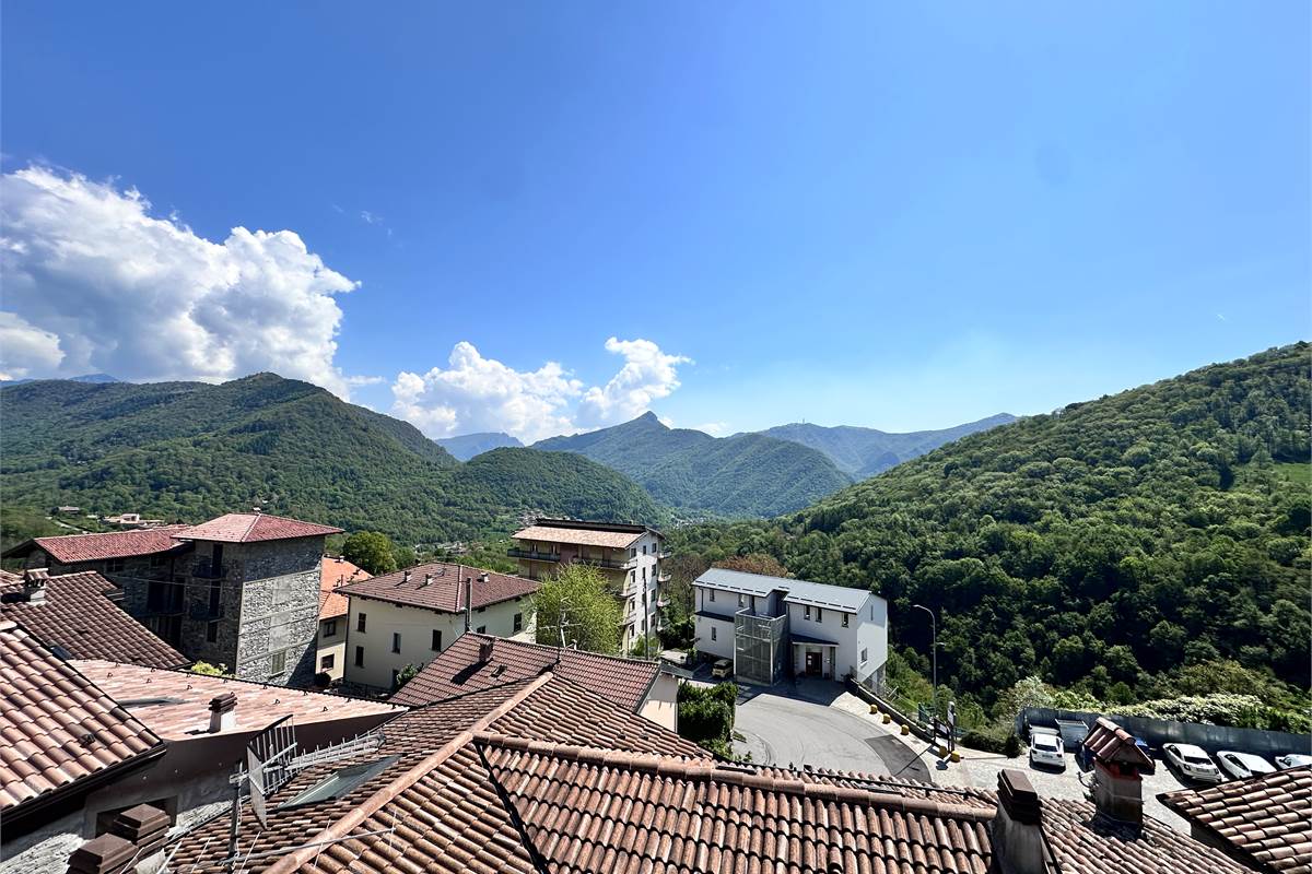BELLISSIMO APPARTAMENTO A REZZAGO