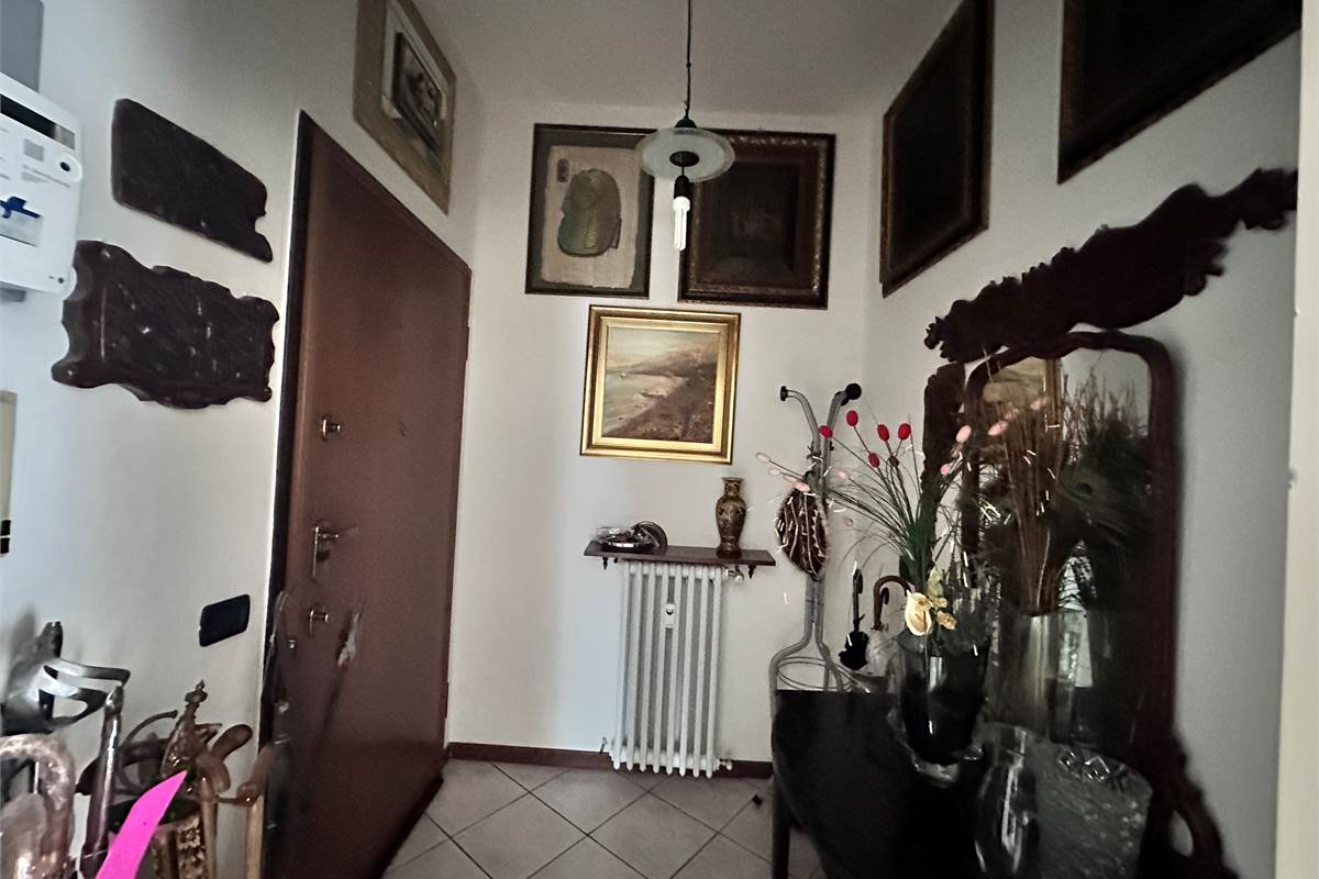 barni:bellissimo appartamento con balconi