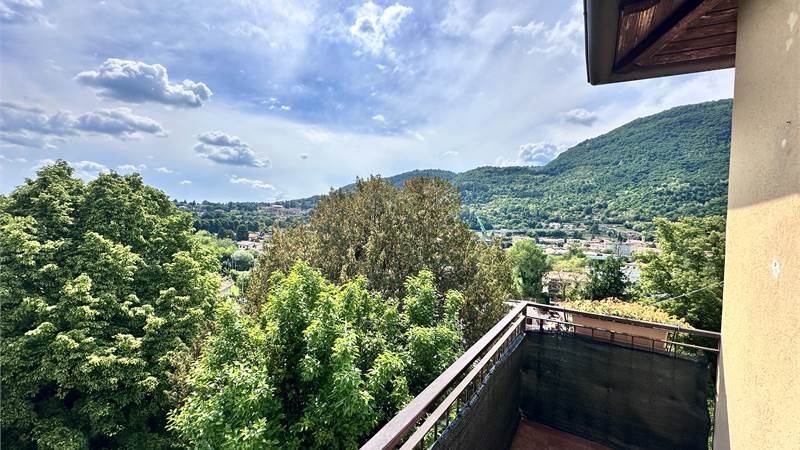 ERBA:TRILOCALE AUTONOMO CON BOX