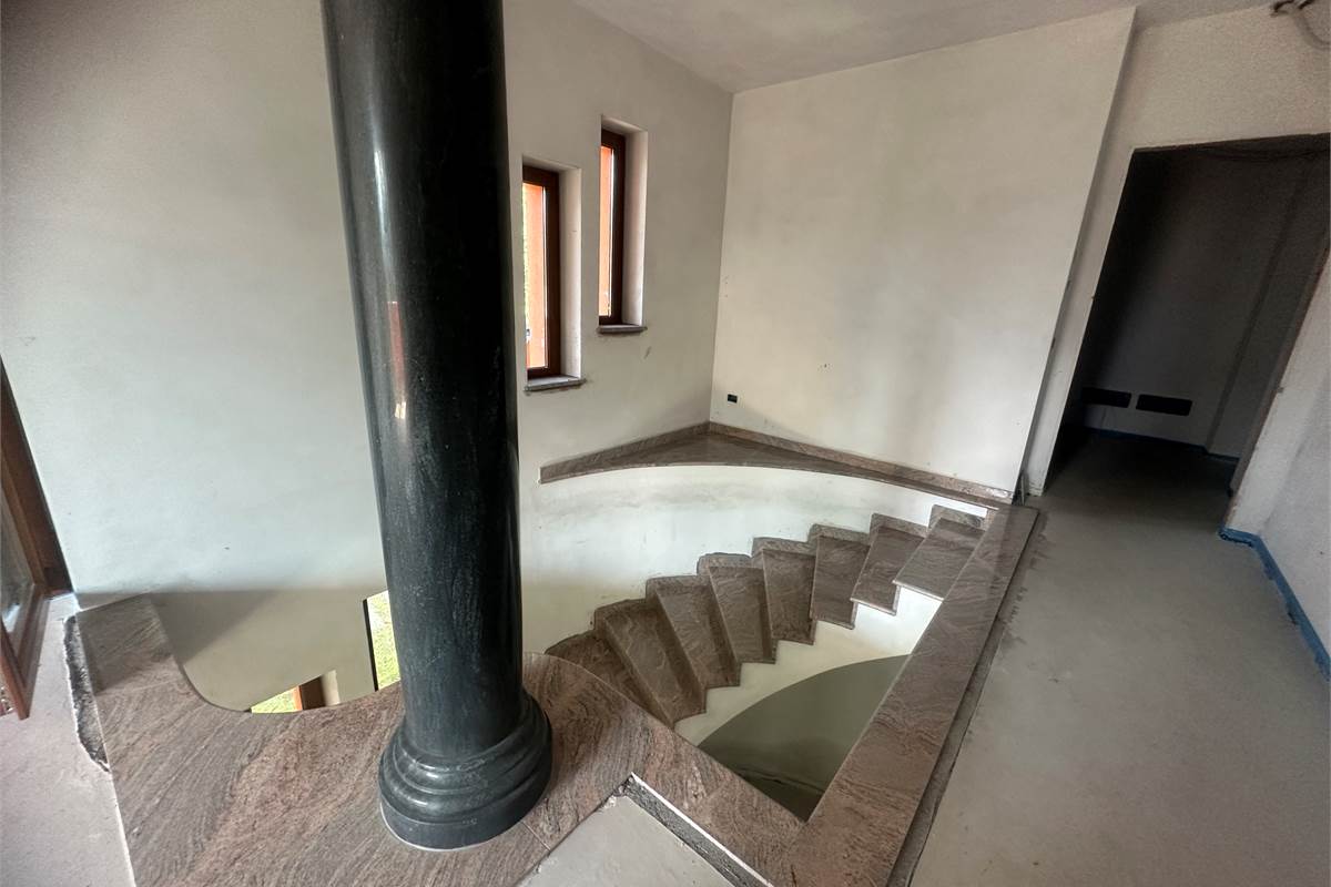 Longone : Bella villa singola elegante /giardino