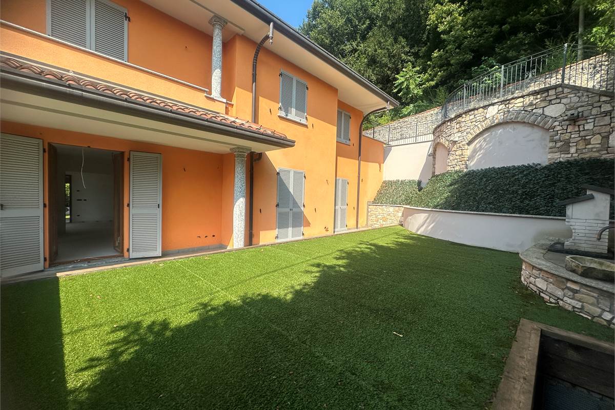 Longone : Bella villa singola elegante /giardino