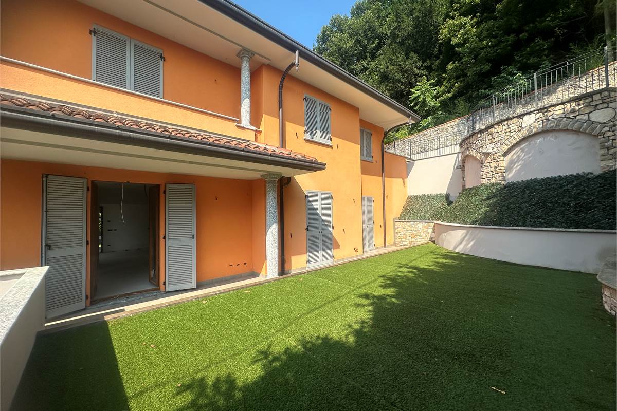 Longone : Bella villa singola elegante /giardino