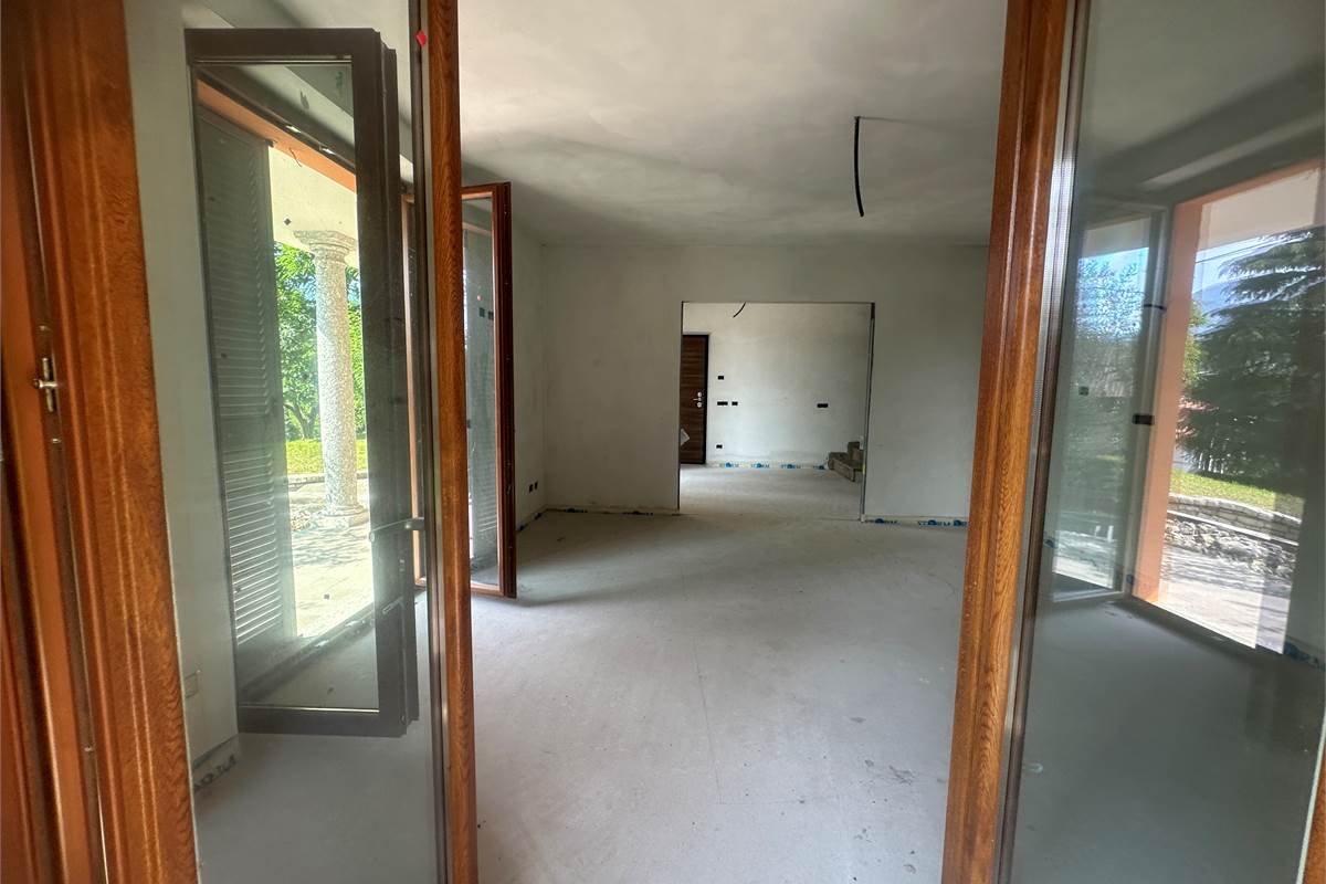 Longone : Bella villa singola elegante /giardino